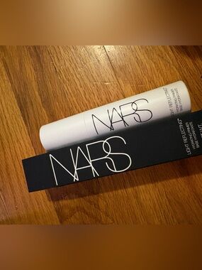 NARS Light Reflecting Hydrating Primer - White & Black Packaging